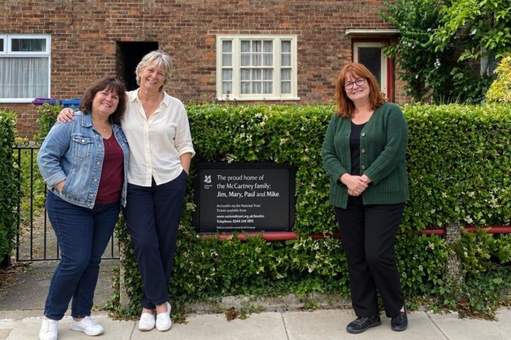 Award-Winning Private Liverpool Beatles Taxi Tour - Photo 1 of 10